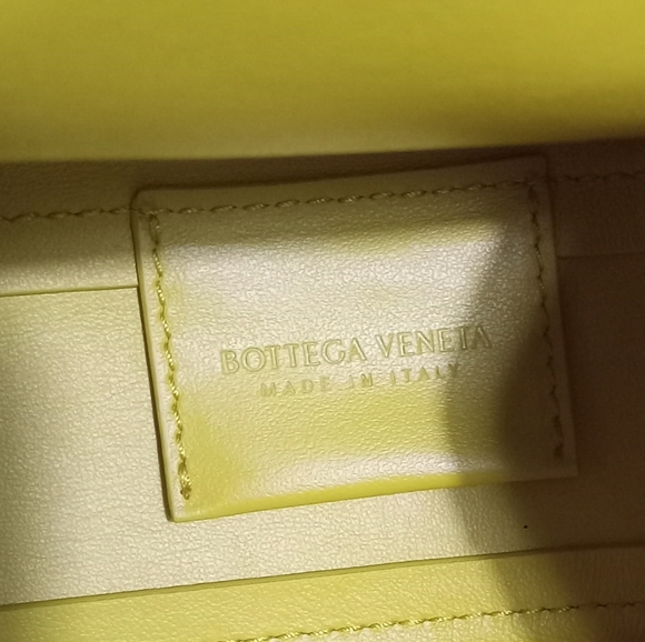 Bottega Veneta The Point Triangle Yellow Mustard Calf Leather Small Crossbody - Picture 9 of 11